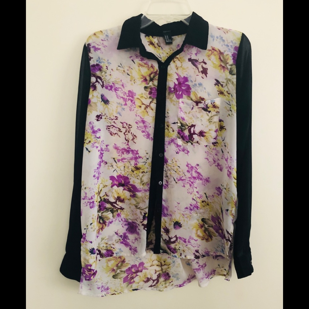 Forever 21 Womens Blouse Size Medium White Black Purple Floral Button Up Top - Picture 1 of 4